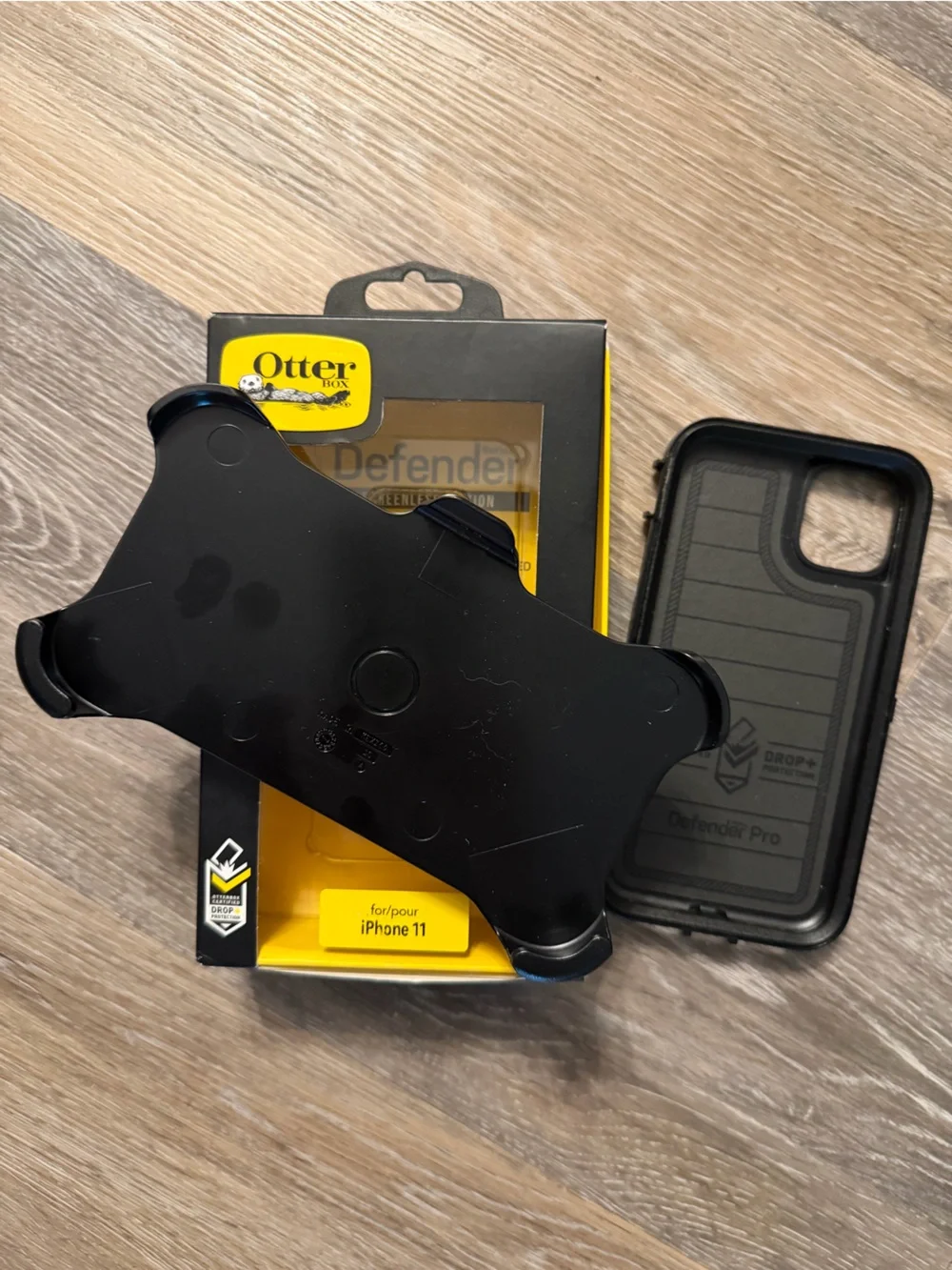 OtterBox Defender Series Black iPhone 11 Holster Belt Clip New